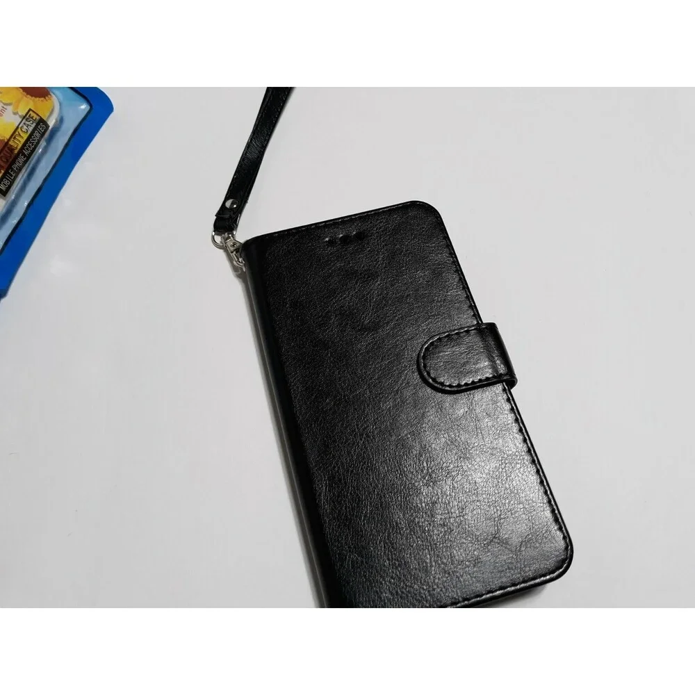 Lot of 3 Nokia 2V cell phone cases and screen protectors